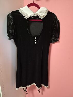 Fashion Nova Black Dress with White Lace Collar And Garters